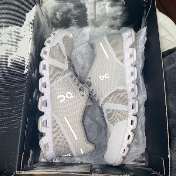 Shoes - NEW On running cloud shoes